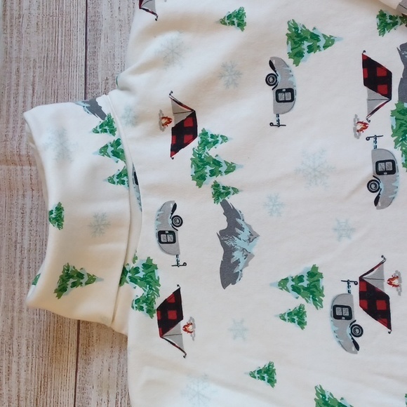 Camping themed turtle neck. Woman's Size Medium. White. - Picture 1 of 4